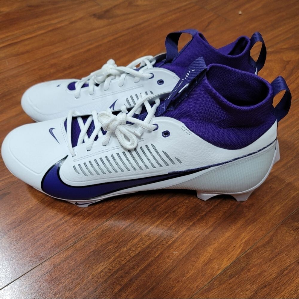Nike Athletic Cleats White & Purple Size 15